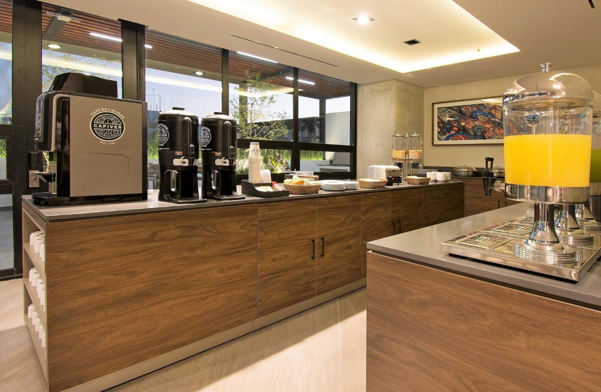Staybridge Suites - Guadalajara Novena By Ihg Kültér fotó